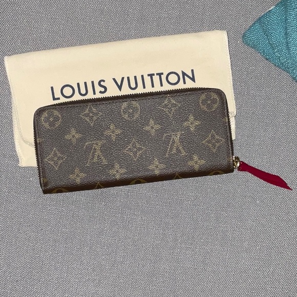 Louis Vuitton Clemence Wallet - Fuscia - 2021 (Like new condition) - Picture 2 of 7
